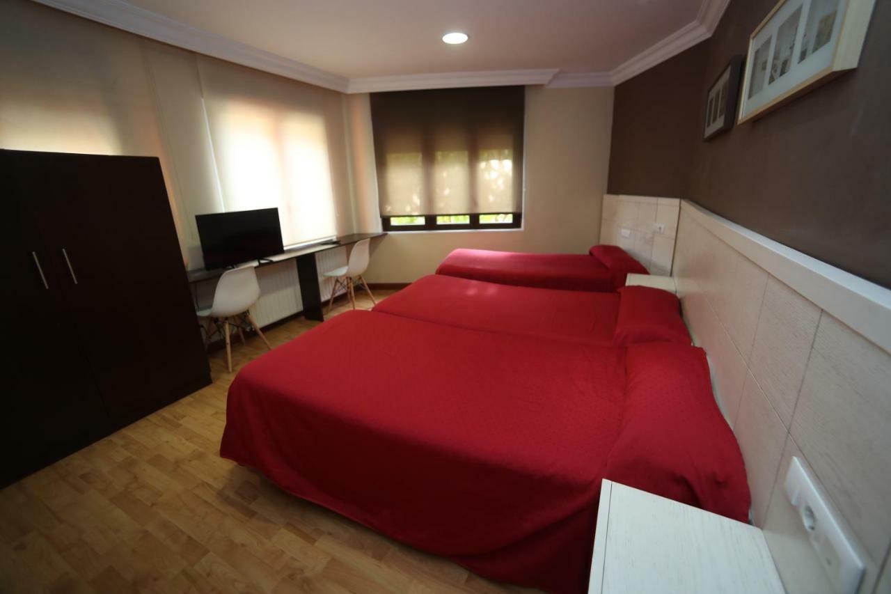 Hostal Vitorina Soria Exterior photo