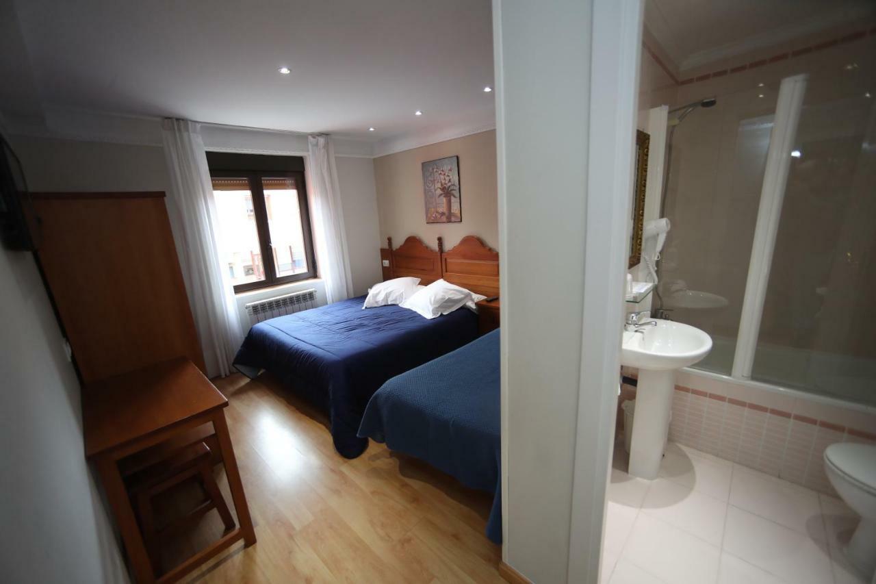 Hostal Vitorina Soria Exterior photo